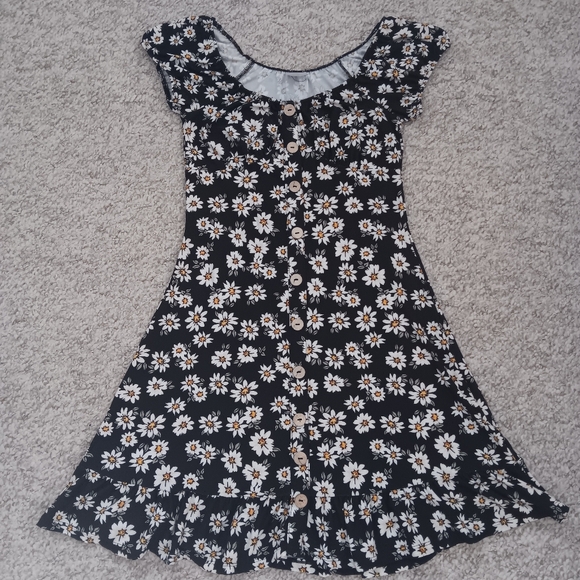 Dresses & Skirts - NWOT - Black Floral Sun Dress